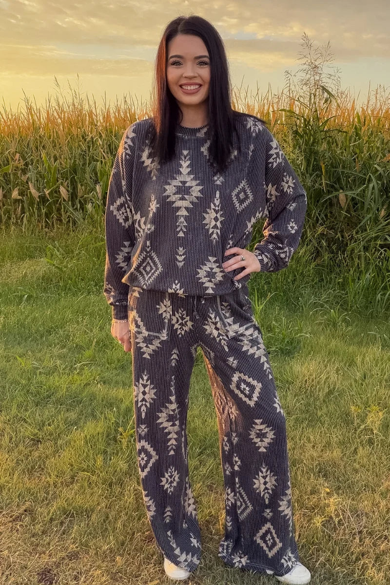 FRONTIER TRAIL SWEATER TOP