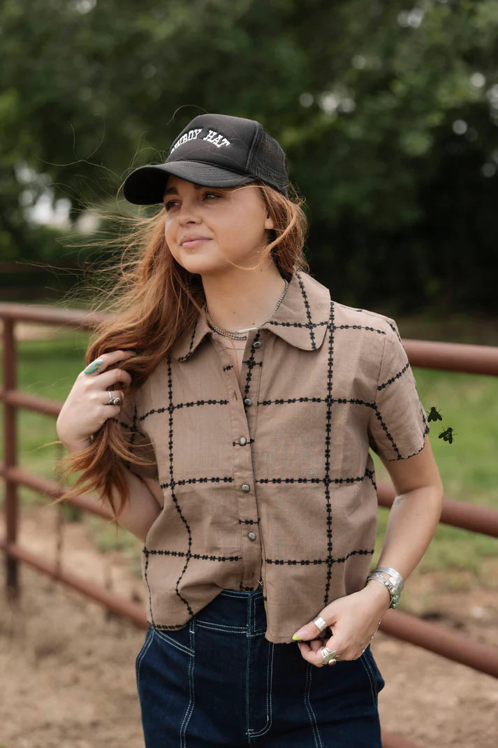 A BIT OF DETAILS SHIRT