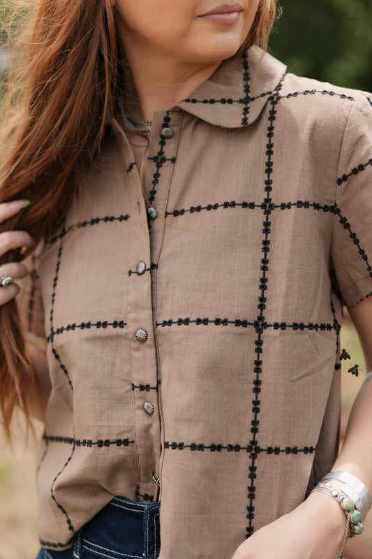 A BIT OF DETAILS SHIRT