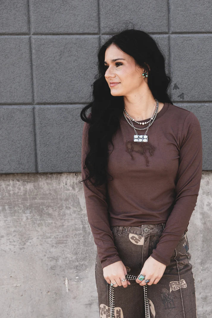 BUCK OUT CUT OUT L/S *MOCHA