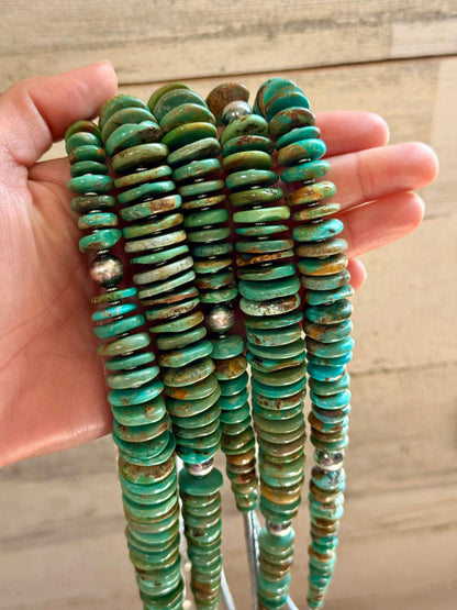 Graduated Green Turquoise Necklace 22 inch