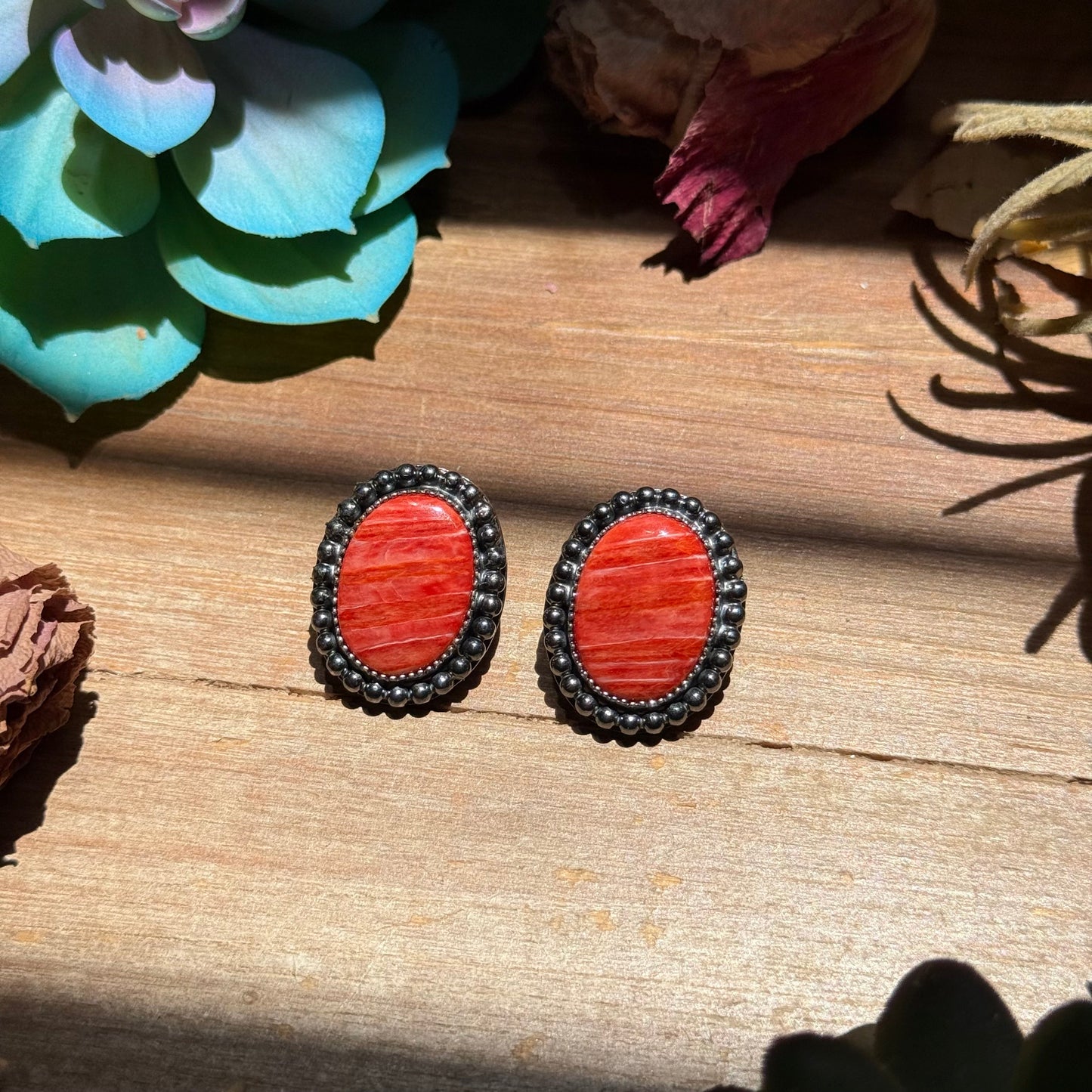 MJ Red Spiny Oyster Oval Stud Earrings