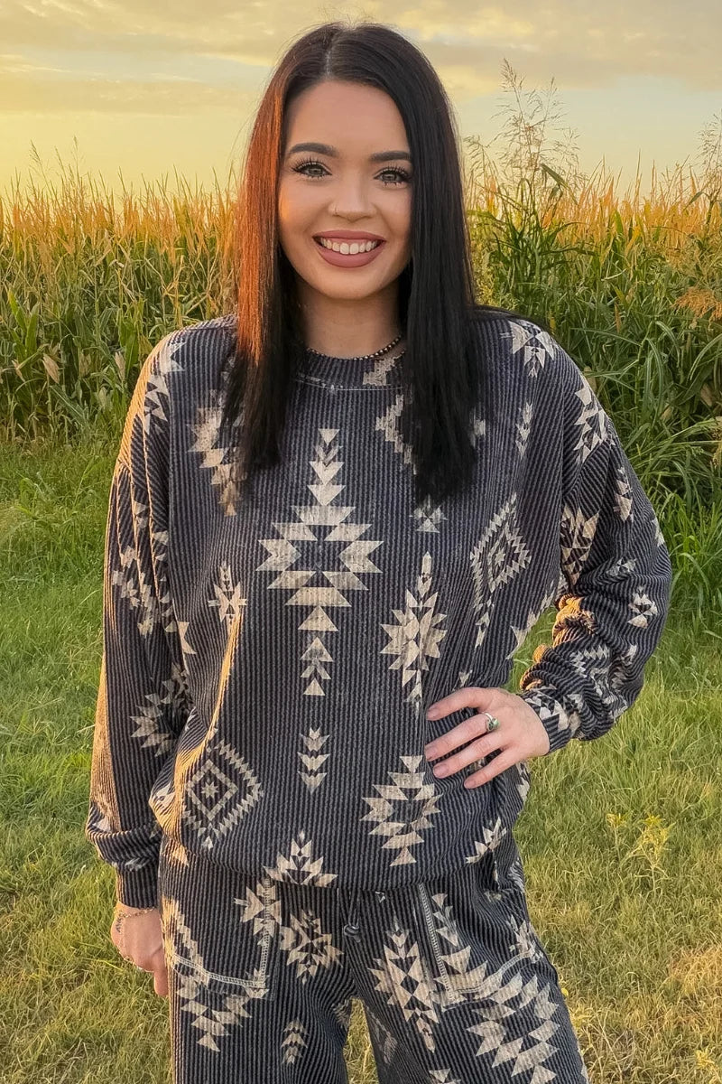 FRONTIER TRAIL SWEATER TOP