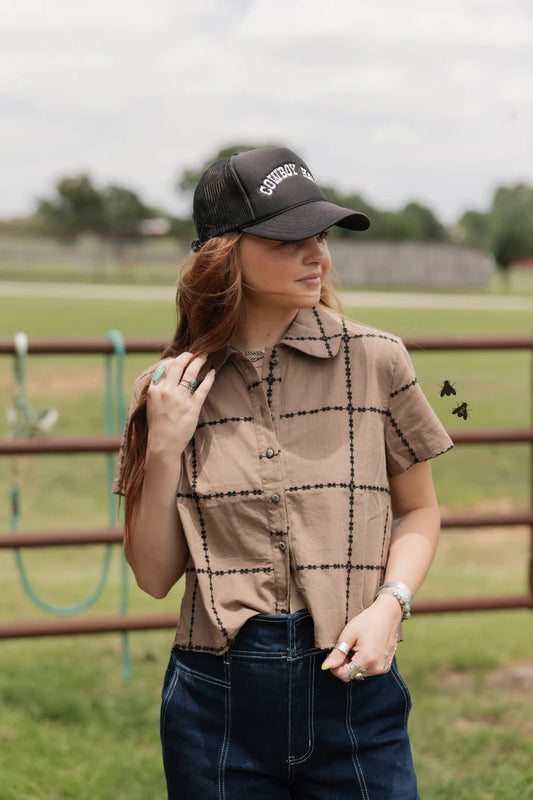 A BIT OF DETAILS SHIRT