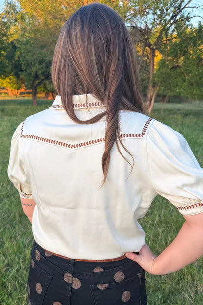 BUCKSTITCH CHARM BUTTON UP TOP