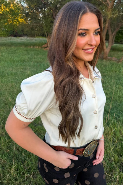 BUCKSTITCH CHARM BUTTON UP TOP