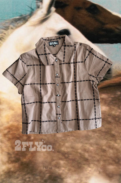 A BIT OF DETAILS SHIRT