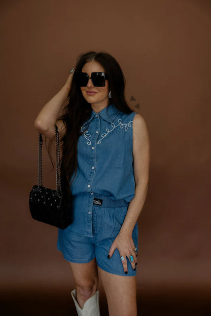 DENIM DALLY SHORTS  *MEDIUM WASH