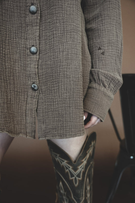 ACRES BUTTON UP SHIRT *CHOC