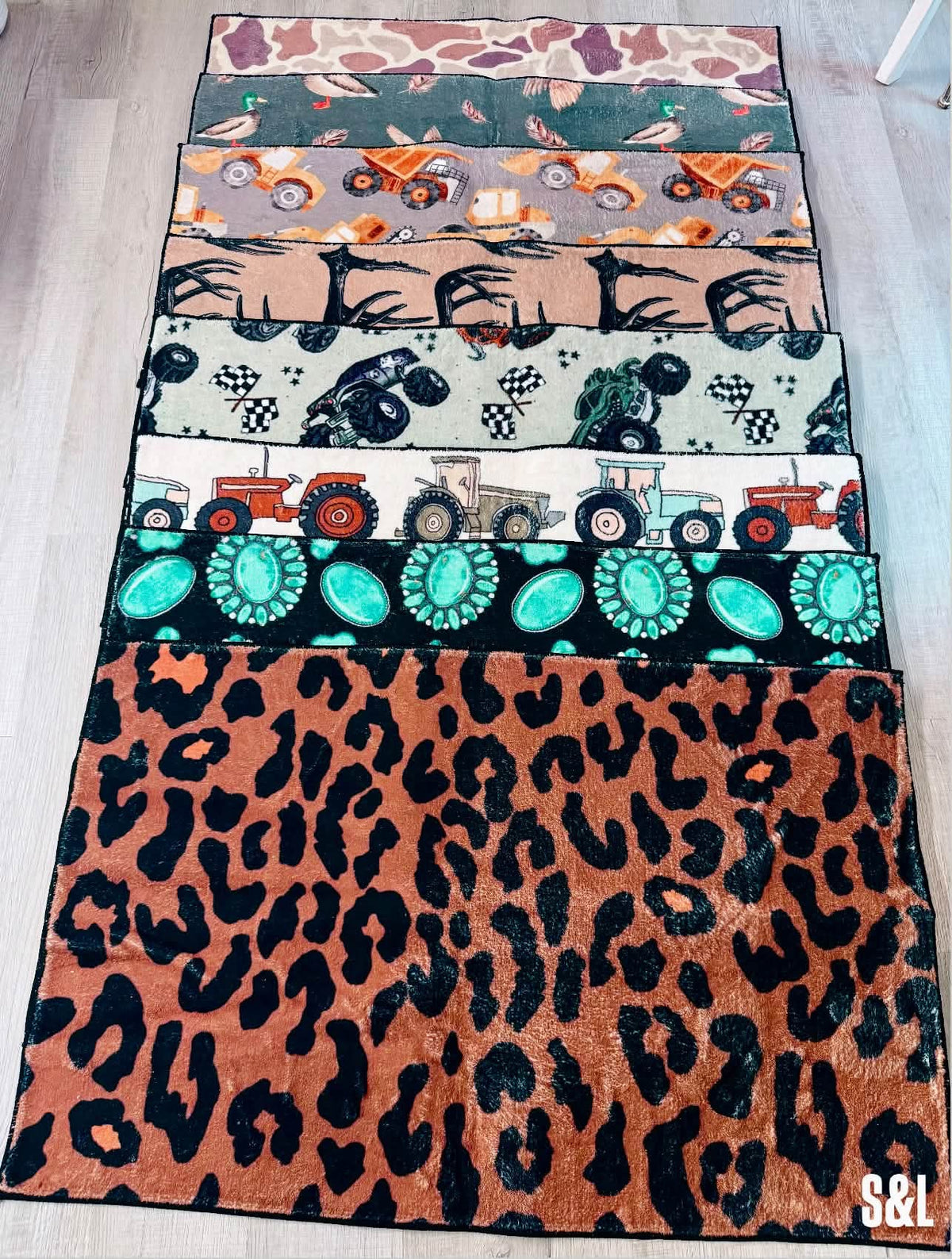 Large accent rugs - pre order