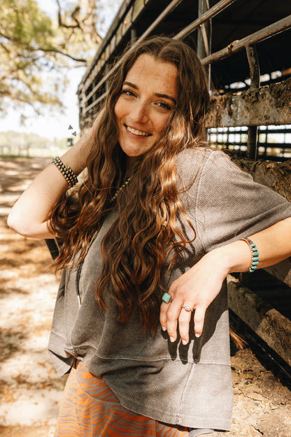 WESTERN CLASSIC *CHARCOAL FLOWY TEE
